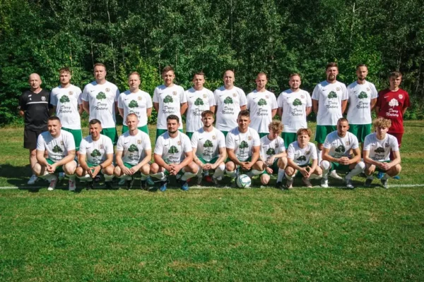 Trójmecz sparingowy w Nurcu-Stacji: Husar, Unia i Żubr na boisku