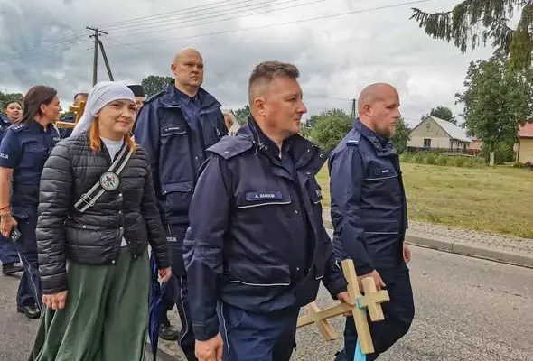 Podlascy policjanci na pielgrzymce służb mundurowych na Świętej Górze Grabarka