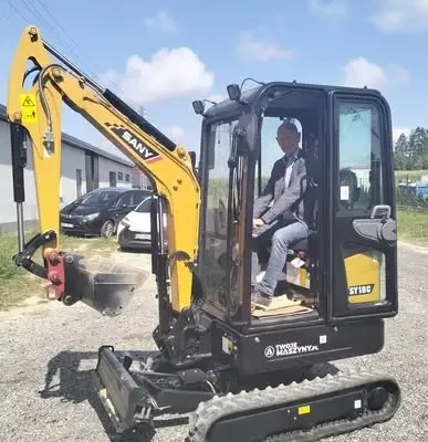 Gmina Dziadkowice wzbogaciła się o minikoparkę i przyczepę transportową