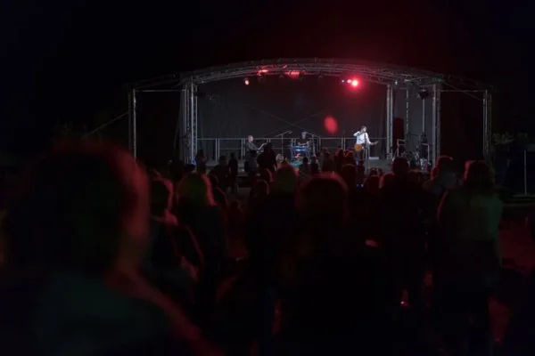 Wakacyjny Piątek w Strefie Wolnych Myśli: Młodzież i Sylwia Niewiarowska na scenie