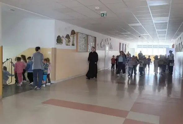 Próbna ewakuacja i pokaz akcji ratowniczej w Zespole Szkół w Grodzisku