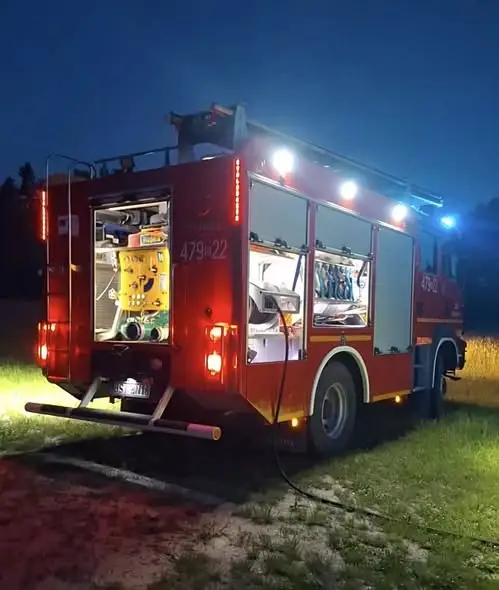 Pożar śmieci na cmentarzu w Dziadkowicach – interwencja OSP KSRG