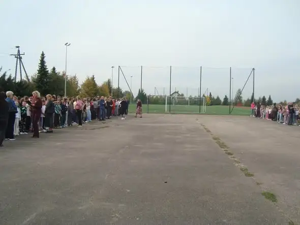 Próbna ewakuacja w szkole — uczniowie sprawnie opuścili budynek